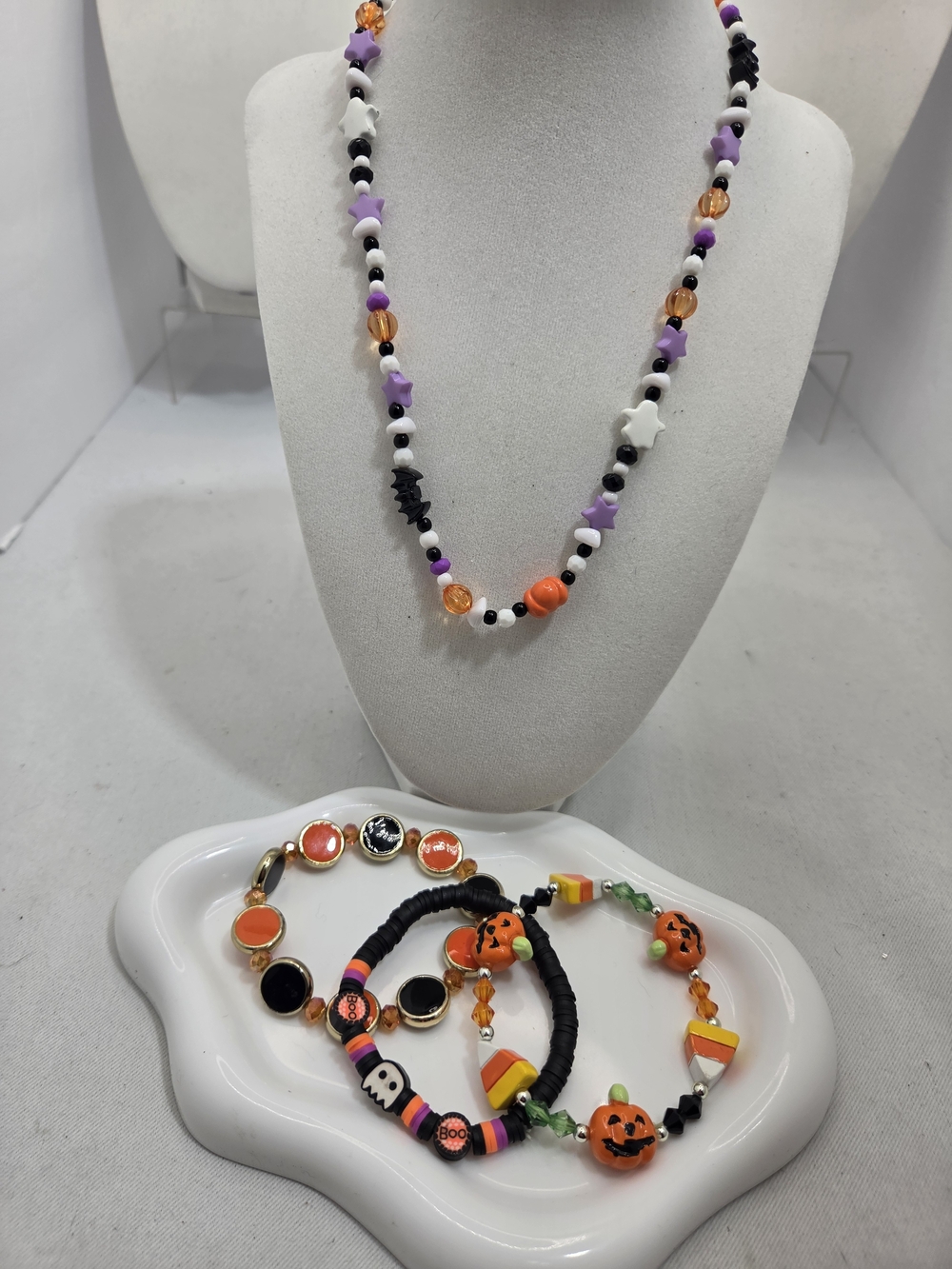🎃👻 Halloween Beaded Jewelry Lot: Beaded Necklace & 3 Stretch Bracelets 🍬✨